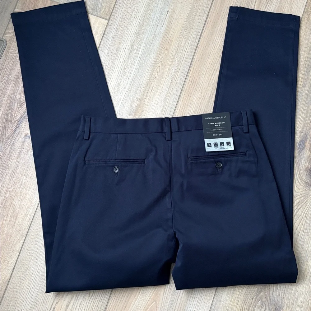 NWT Banana Republic Aiden Slim Fit Rapid Movement Chinos in Navy Blue 33 x 34